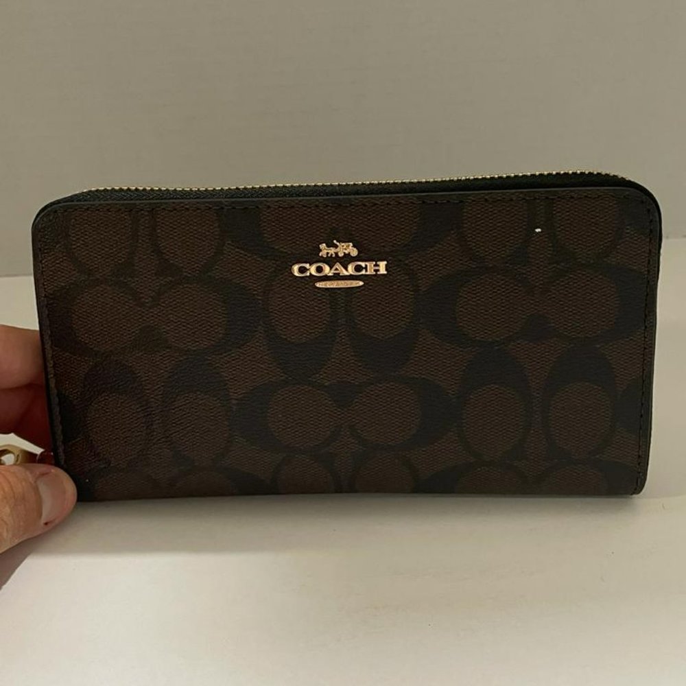 Coach Wallets - Picture 2 of 12